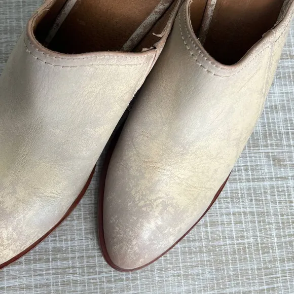 Frye SERENA WOMENS ALMOND TOE LEATHER WEDGE MULES SIZE 8.5