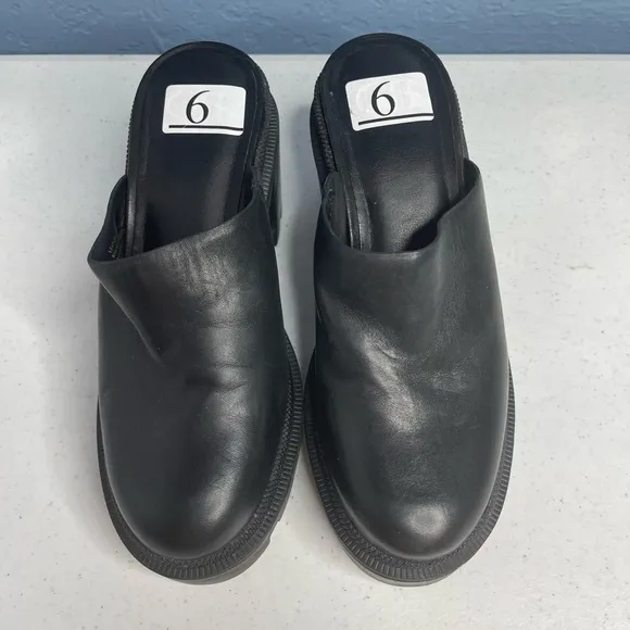 GB Gianni Bini Size 6 M End-Game Leather Black Lug Sole chunky close toe Mules