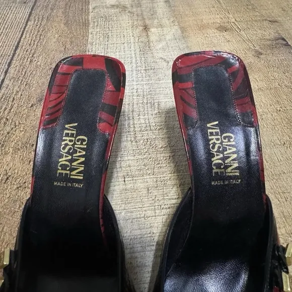 Gianni Versace Vintage Heels Abstract red black Leather Pointed Toe 39 US 9
