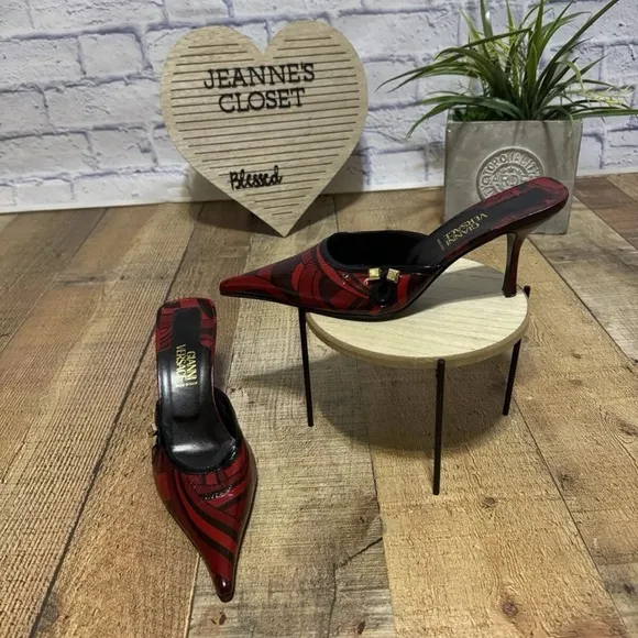 Gianni Versace Vintage Heels Abstract red black Leather Pointed Toe 39 US 9