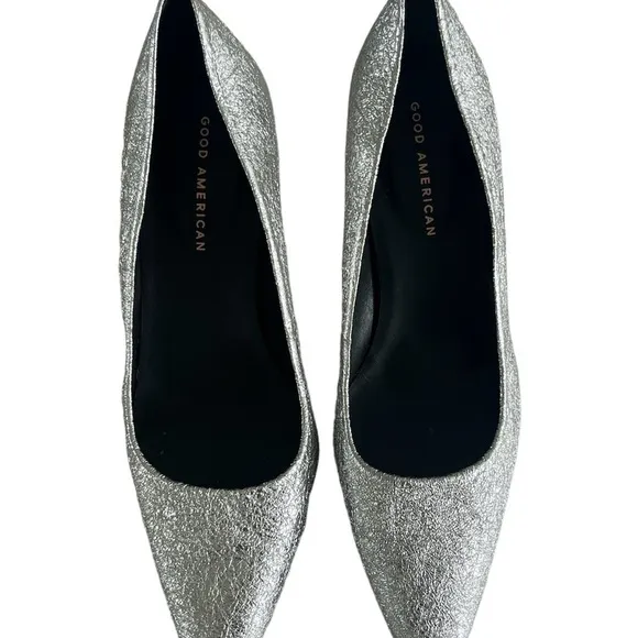 Good American The Icon Pointed Toe pump Heels. Silver crackle leather size 7.