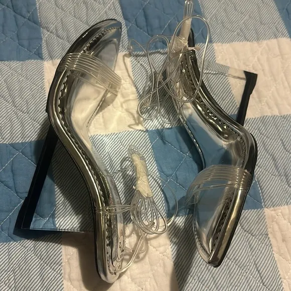 GOOD AMERICAN WOMEN’S CINDER-F*CKING-RELLA WEDGE in SILVER