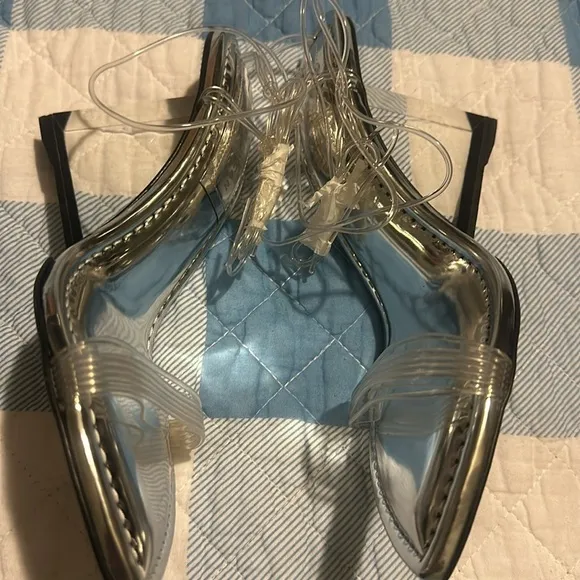 GOOD AMERICAN WOMEN’S CINDER-F*CKING-RELLA WEDGE in SILVER