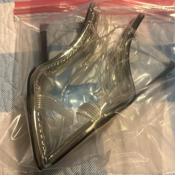 GOOD AMERICAN WOMEN’S CINDER-F*CKING-RELLA WEDGE in SILVER