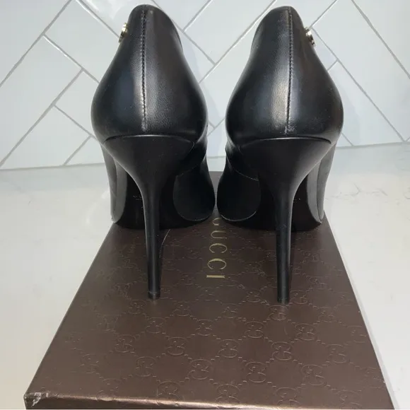 GUCCI Black Leather Logo Pointed toe Heels