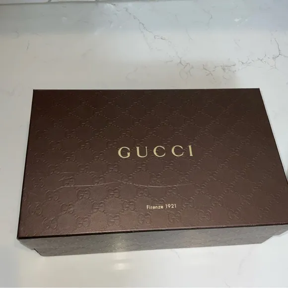 GUCCI Black Leather Logo Pointed toe Heels