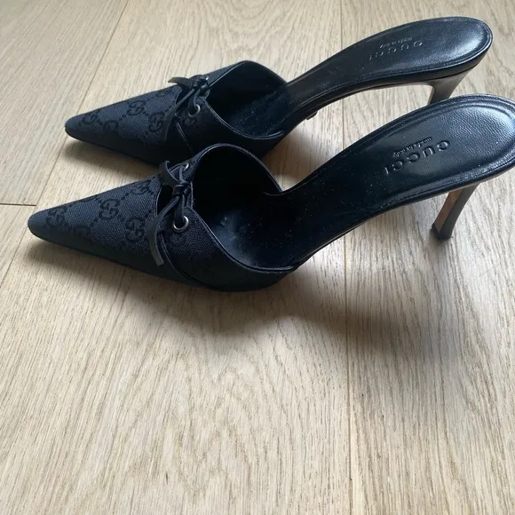 Gucci Monogram Black Mules with Bow Detail- size 7
