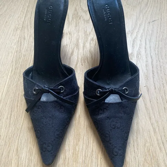 Gucci Monogram Black Mules with Bow Detail- size 7