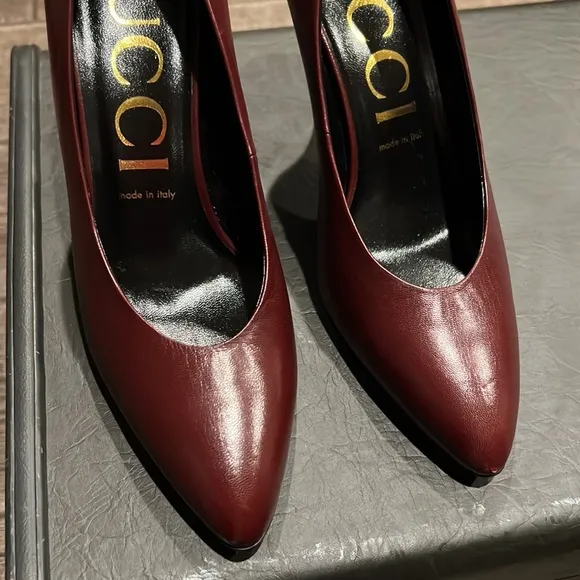 Gucci pumps NEW size 40 ❤️Blanca pointed toe pumps