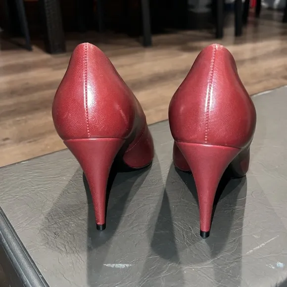 Gucci pumps NEW size 40 ❤️Blanca pointed toe pumps