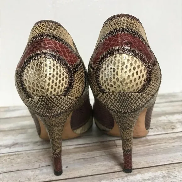 Gucci Snakeskin Leather Pointed-Toe Pumps 7.5 B
