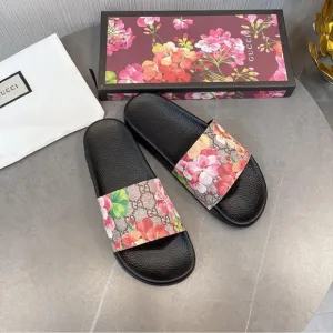 Gucci Women's Floral Black Slides/ Size 7.5 /Designer Luxury Summer Pool Shoes.