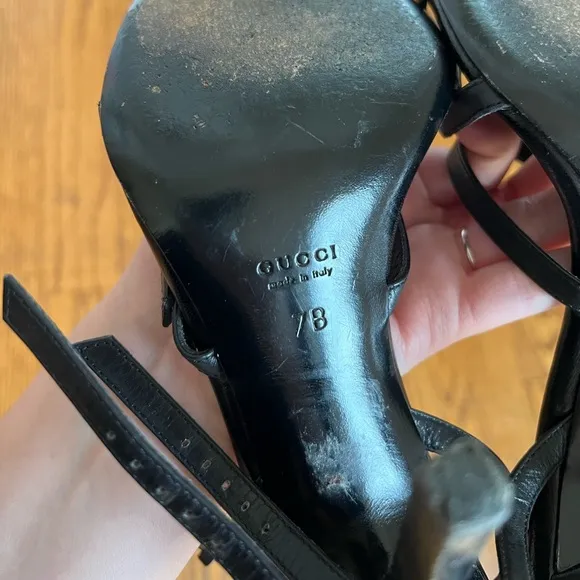 ⚫️GUCCI: Women’s size 7B, vintage black strappy heels w/adjustable ankle straps.