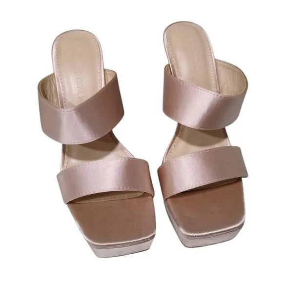 [H276] WILD DIVA Nude Satin Platform Square Toe, Size 7