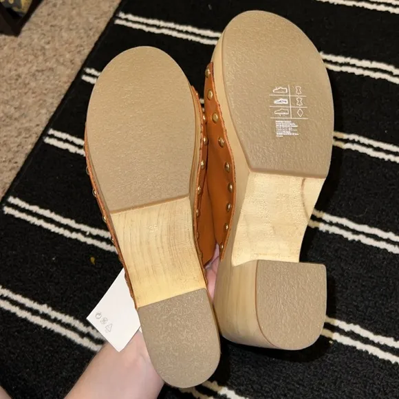 H&amp;M Brown and Tan Clogs Studded Wood Leather Heeled Sandals