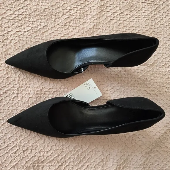 H&amp;M Women’s Pumps Black Covered Heels new with tag