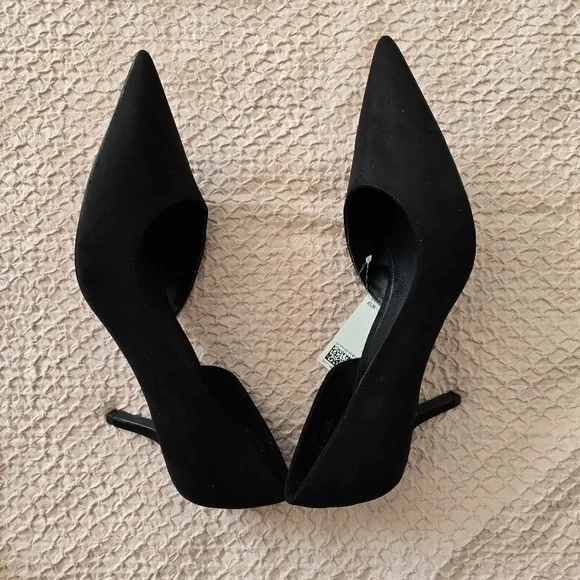 H&amp;M Women’s Pumps Black Covered Heels new with tag