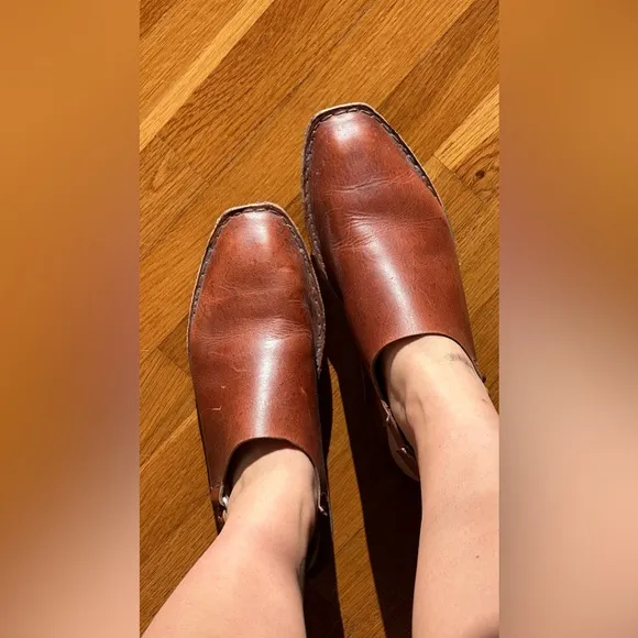 Hilos Aurora mules in Burgundy