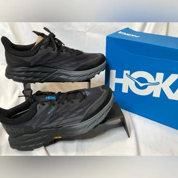 Hoka One One Men’s Speedgoat 5 Goretex Spike Trail Shoes - Size 11.5D