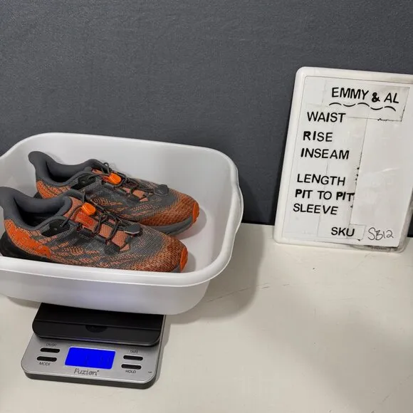 Hoka One One Youth Speedgoat 5 Trail Running Shoes Size 4.5MD EU37 1/3 Orange