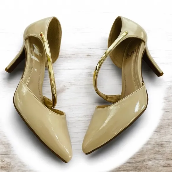 Impo Tracie Style Flesh Toned Gold Bar Strap Pointed Toe Heels Size 7.5