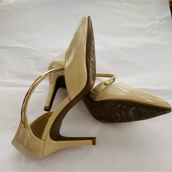 Impo Tracie Style Flesh Toned Gold Bar Strap Pointed Toe Heels Size 7.5
