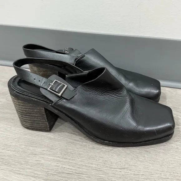 Intentionally Blank Mules Honcho in Black Leather