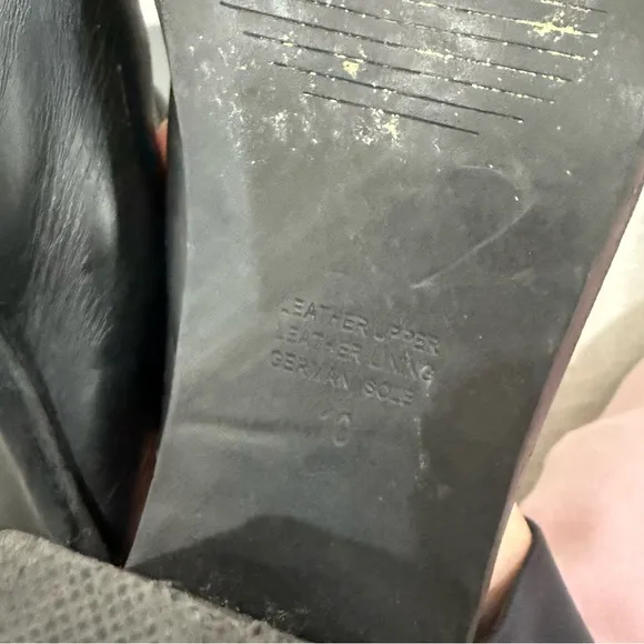 Intentionally Blank Mules Honcho in Black Leather