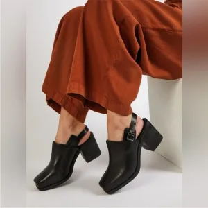 Intentionally Blank Mules Honcho in Black Leather