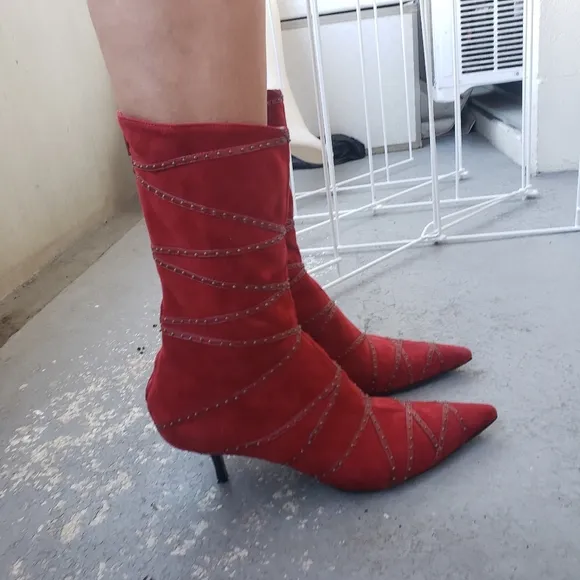 Isabella Fiore vtg 90s mid calf red suede pointed toe booties kitten heel bootie