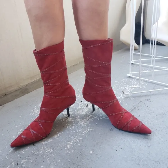 Isabella Fiore vtg 90s mid calf red suede pointed toe booties kitten heel bootie