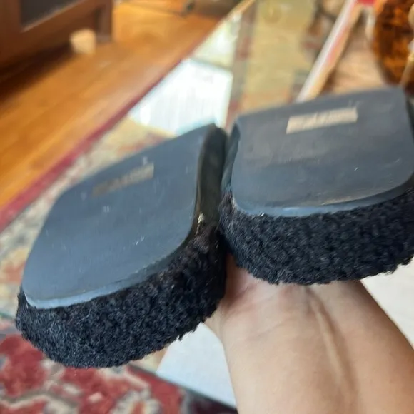 J. CREW , size 8.5 , Black Suede Slippers, soft cushion, pre loved 🥰