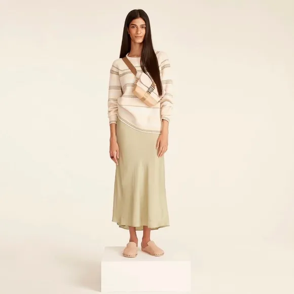 🆕{J.Crew} Pacific Studded Clogs