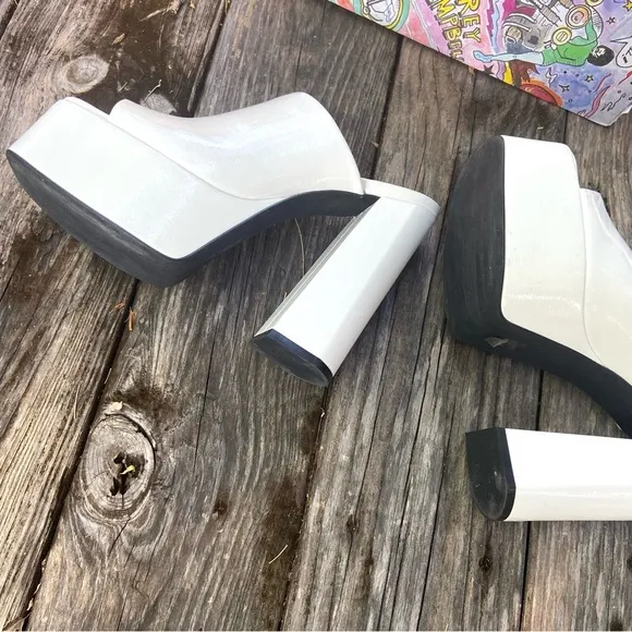 Jeffrey Campbell Luna Love Ivory Patent Leather Platform Mules Sandals Size 9