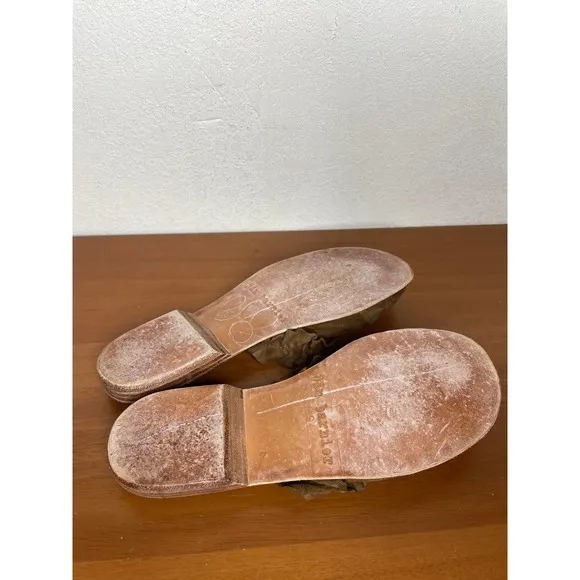 Jim Barnier ruffle suede slide mules tan 9