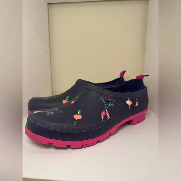 Joules Garden Clogs Women’s size 10 blue and pink vegetable pattern