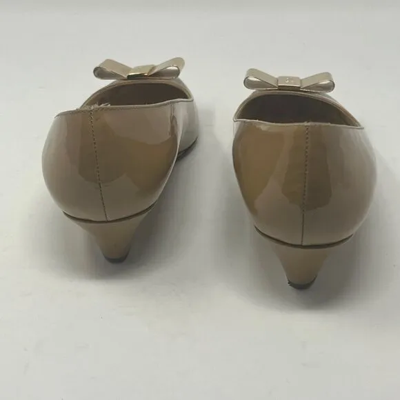 Kate Spade wedge shoes 7B almond toe taupe patent leather bow gold