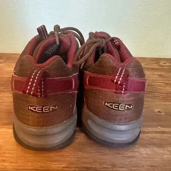 Keen Dry Womens Waterproof Hiking Trail Shoes Brown Plum GTS Sz 6 Keen Dry 0613