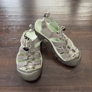 Keen Newport H2 Hiking Sport Waterproof Neutral Gray/Misty Shoes Size 6 Women