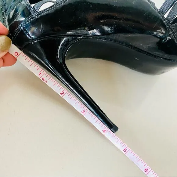 KENNETH COLE Black Two Tone Patent Leather Elastic Strappy Zipper Pumps Heels 8