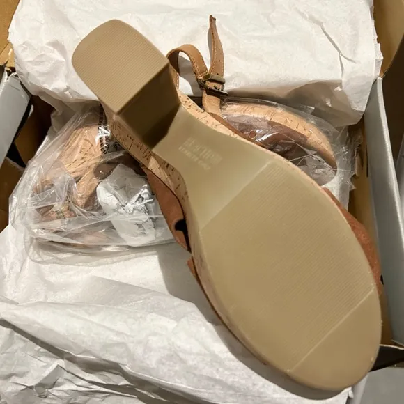 Kenneth Cole Reaction Tole Booth Brown Suede Block Heel Sandal Cork Platform 8.5