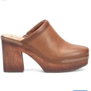 KORKS LORI BLOCK HEELED CLOGS