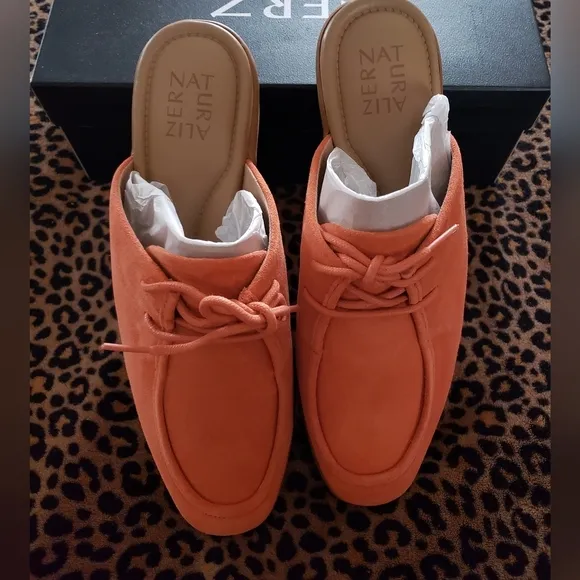 Ladies Naturalizer suede mules​