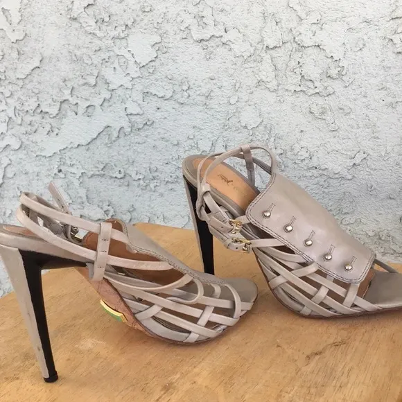 L.A.M.B Strappy ‎ Sandal Heels Taupe
