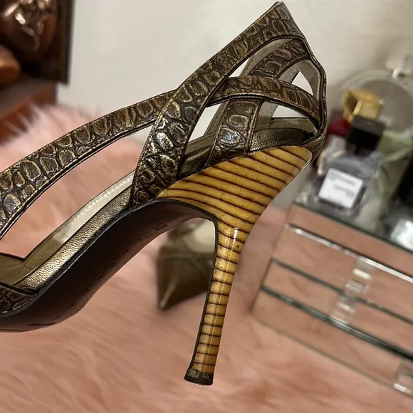 Laundry by Shelli Segal pointed toe heels size 8