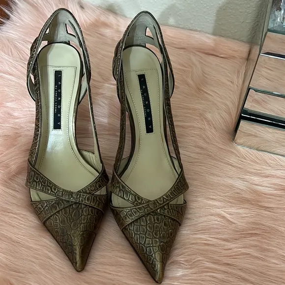 Laundry by Shelli Segal pointed toe heels size 8