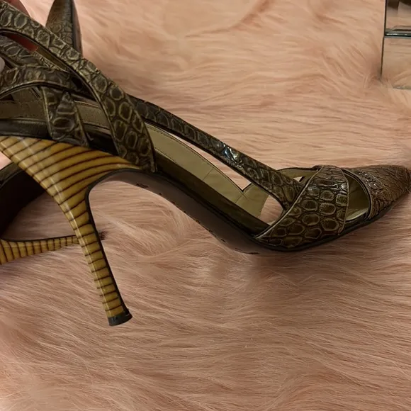 Laundry by Shelli Segal pointed toe heels size 8