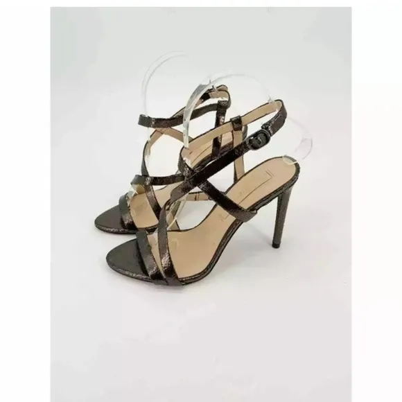Like new Vince Camuto metallic textured leather heels 7