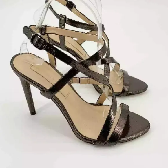 Like new Vince Camuto metallic textured leather heels 7