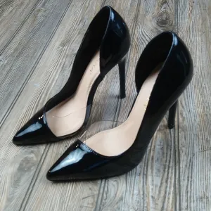 Liliana Black / Clear Pointed Closed Toe High Heels